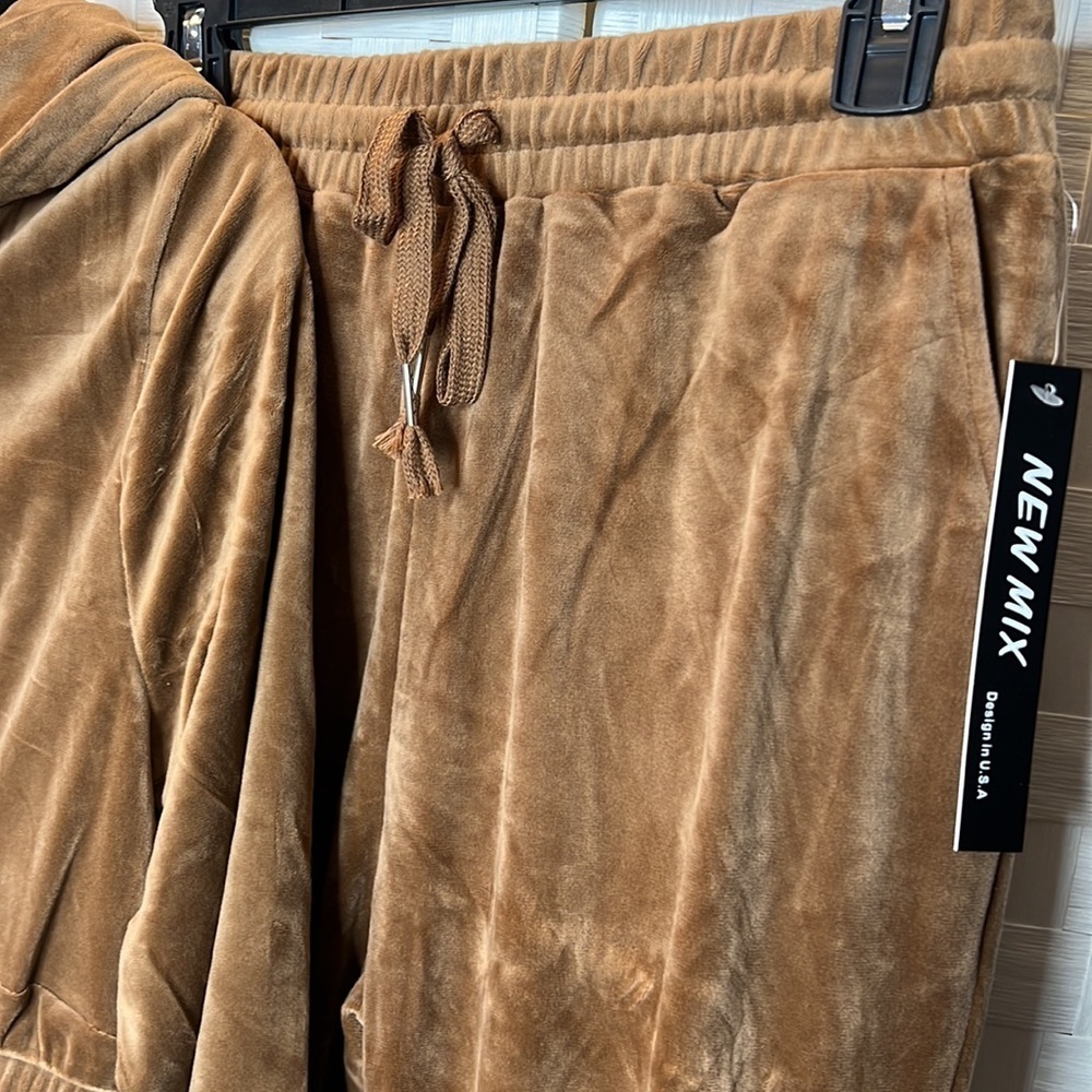 Brown Velour Jogger Set With Crop Hoodie - Picture 8 of 10